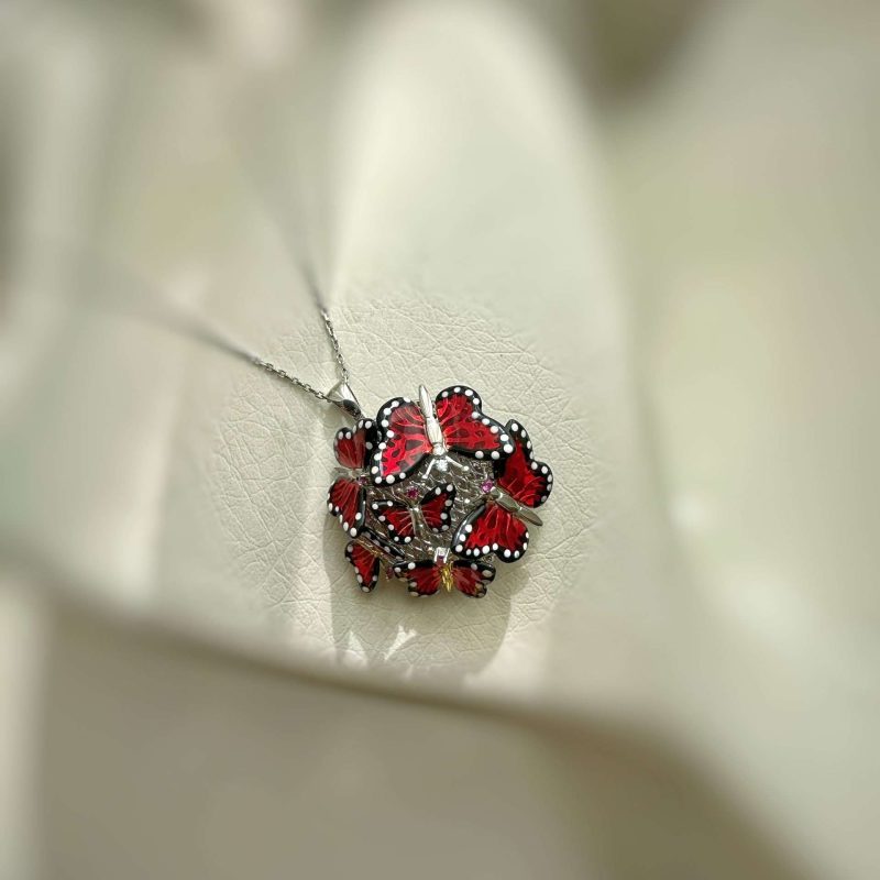 گردنبند پروانه